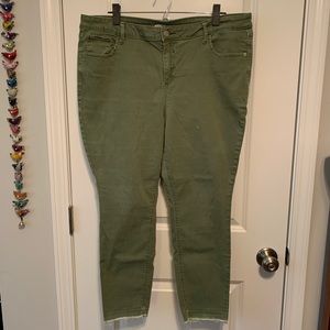 Old Navy Rockstar super skinny ankle pant, size 18